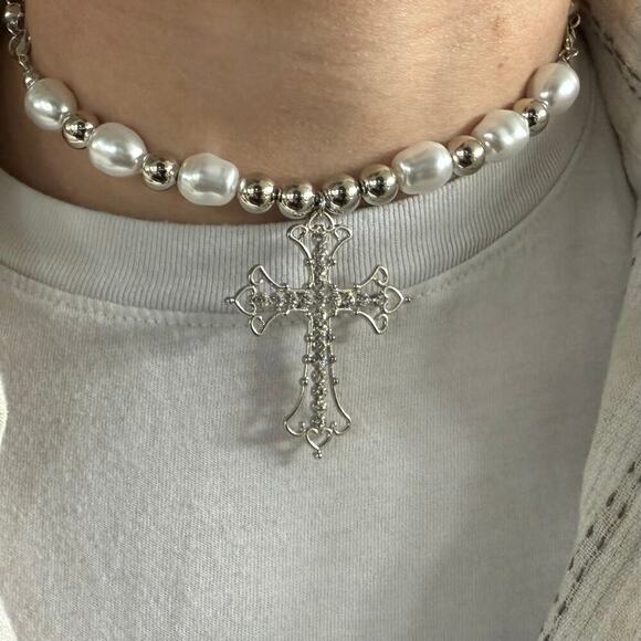 Y2K Silver Pearl Cross Choker Necklace Unisex 2000s Jewelry Streetwear Fit - Picture 2 of 6
